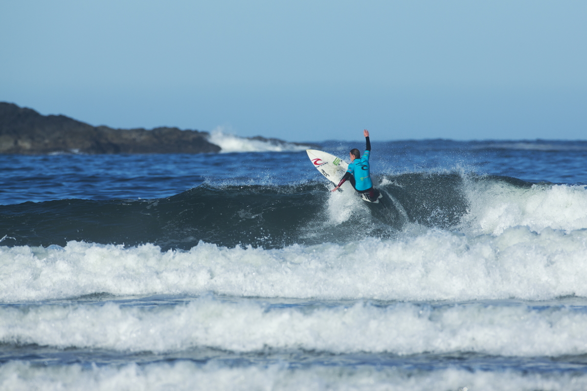 Canadians are more ambitious than ever at this year's Rip Curl Pro Tofino –  OuiSurf